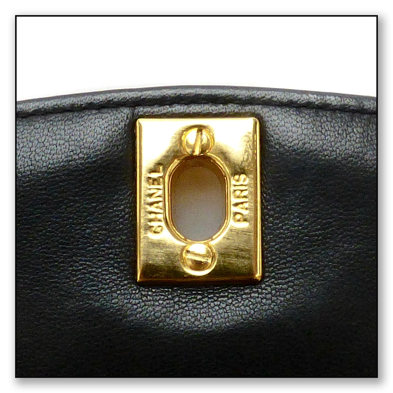 Borsa a tracolla vintage Chanel con patta trapuntata