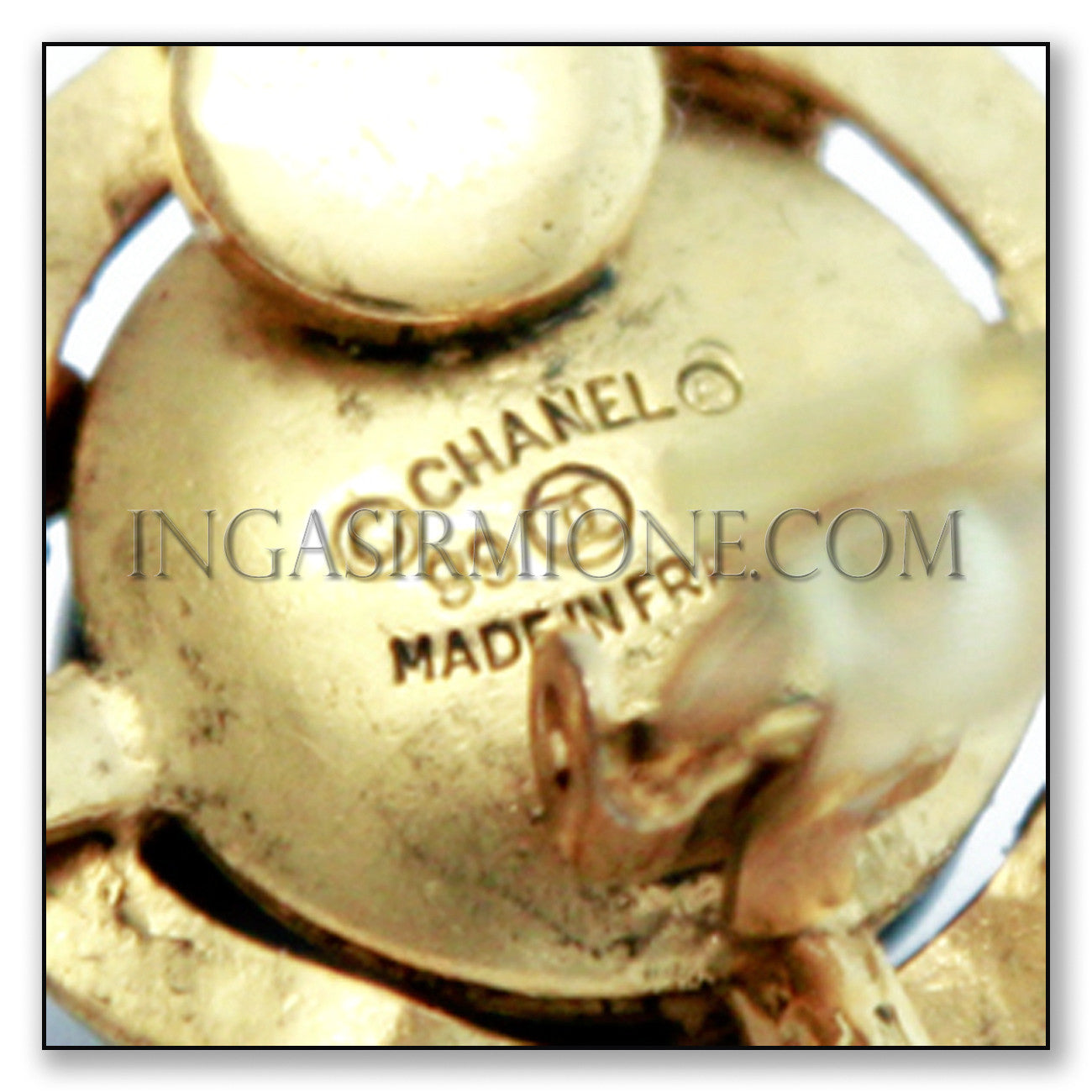 CHANEL GOLD ROUND  EARRINGS