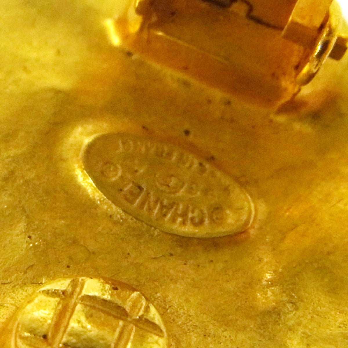 CHANEL CC LOGO EARRINGS